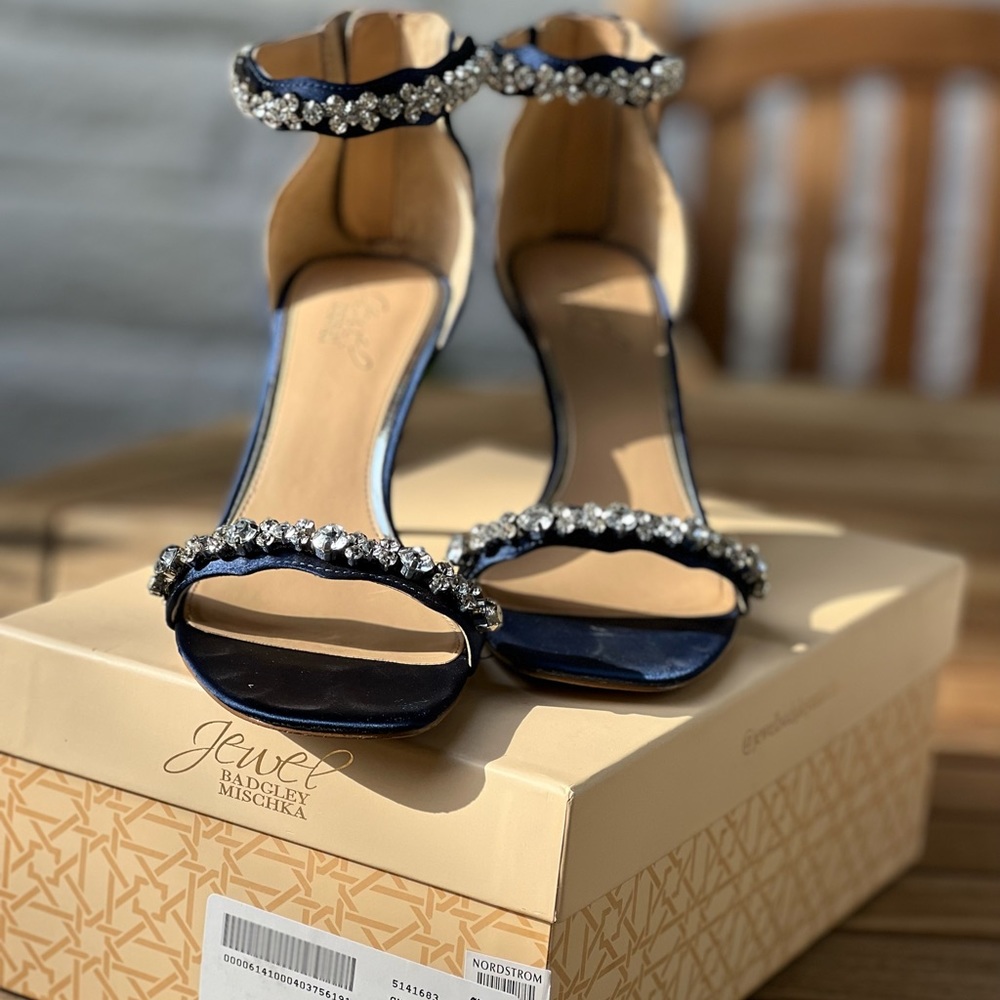 Jewel Badgley Mischka